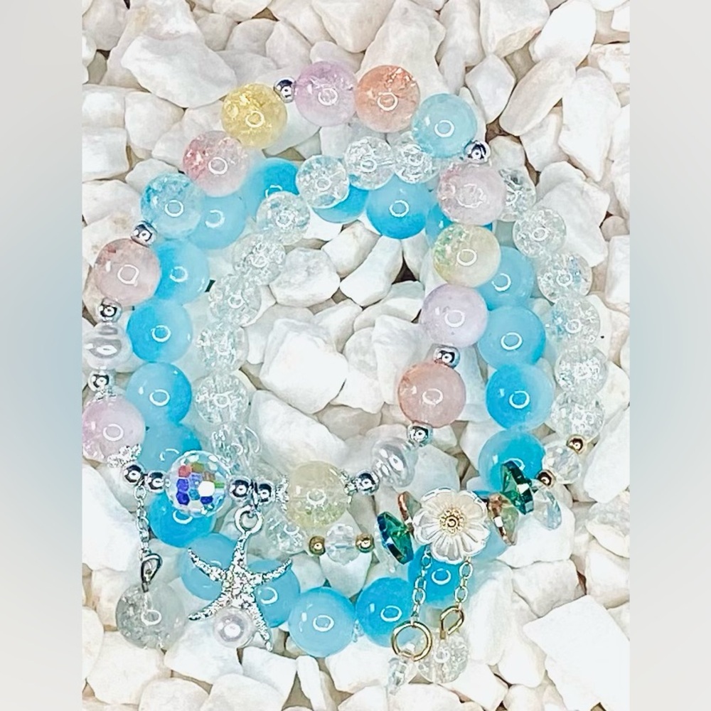 BIN2 $15 GLASS BEADED BRACELETS. Pick a set - Picture 8 of 8